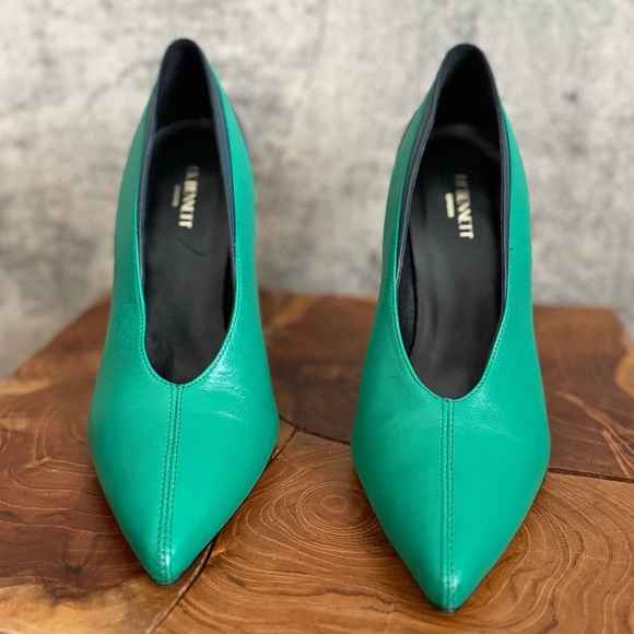 Elegant Green and Black leather  Women's Heels - Picture 4 of 10